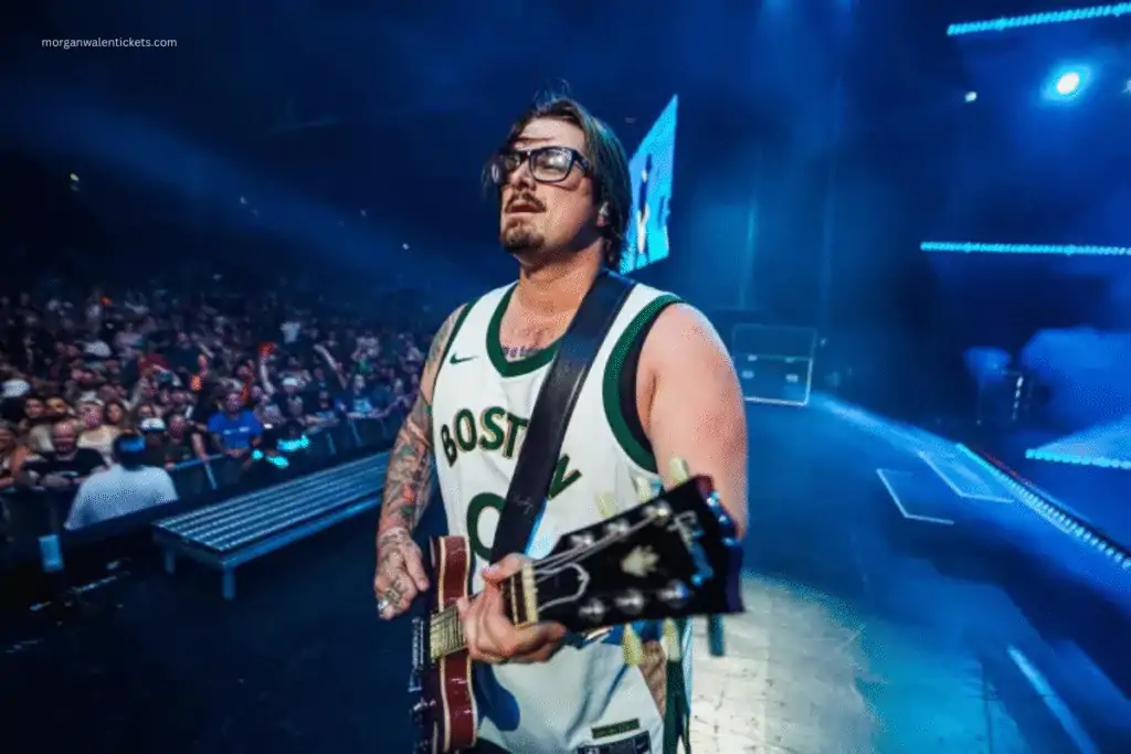 HARDY with guitar