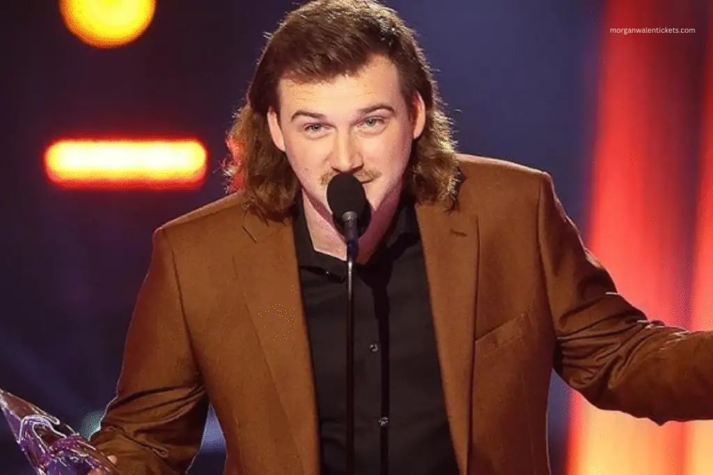 Morgan on CMA stage