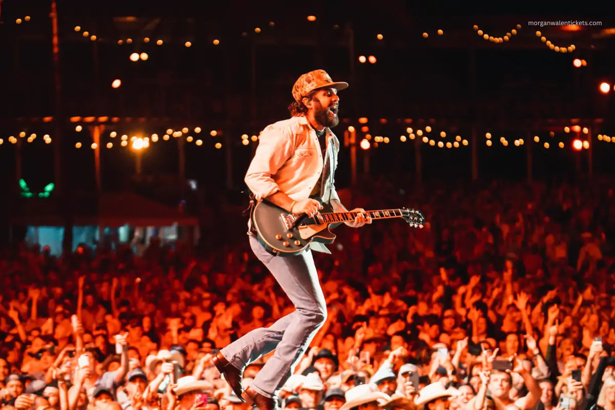 Thomas Rhett on stage